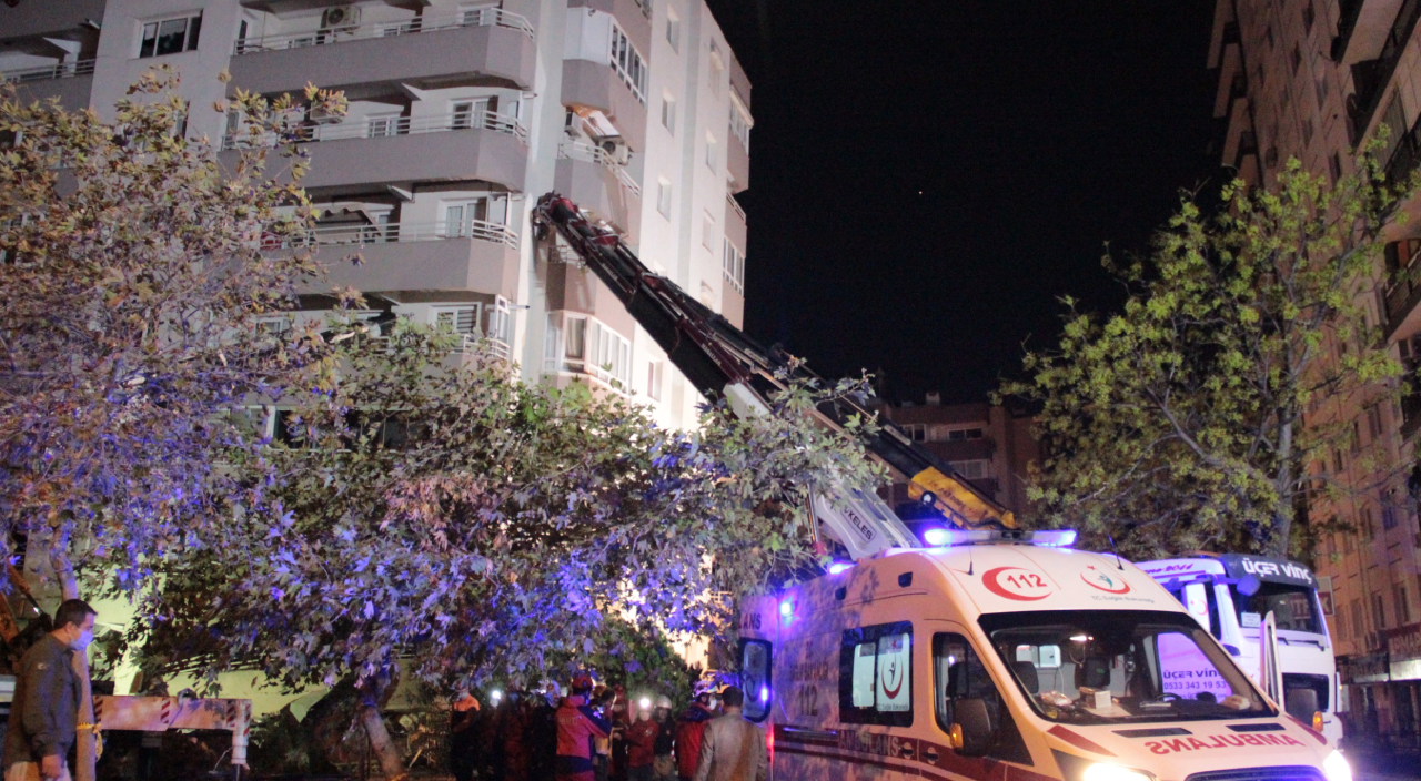 İzmir depreminde 11 kişinin öldüğü binanın sorumluları hakim karşısında